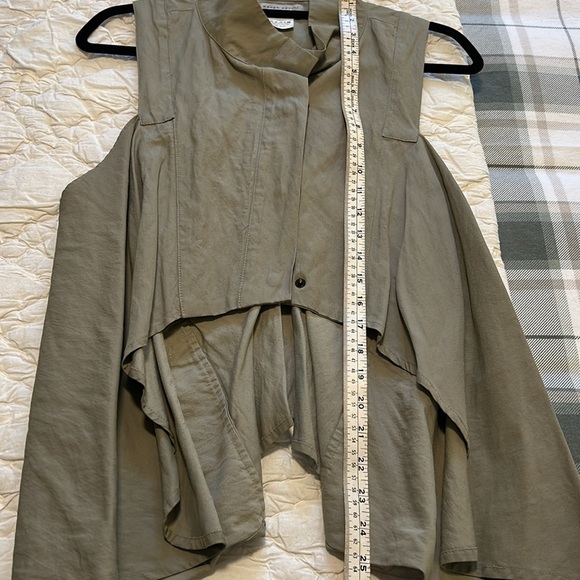 Sarah Pacini Olive Sleeveless Draped Top — Size 8–10 (SP 2) - Picture 11 of 14